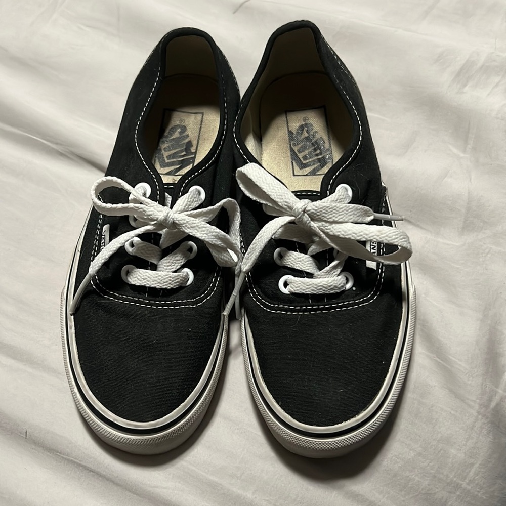 Women’s vans shoes size 6